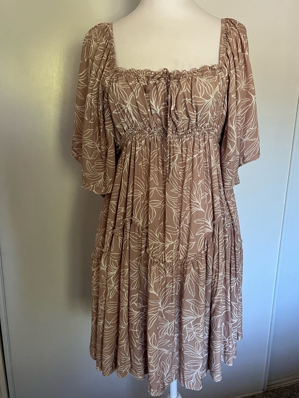 Millibon ruffled tiered dress blush flutter sleeve S New with tag